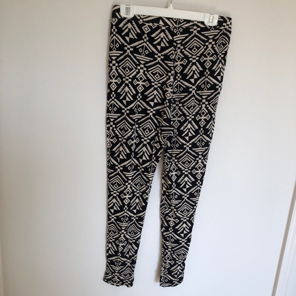Forever 21 Boho Aztec Stretchy Pants - Picture 8 of 10